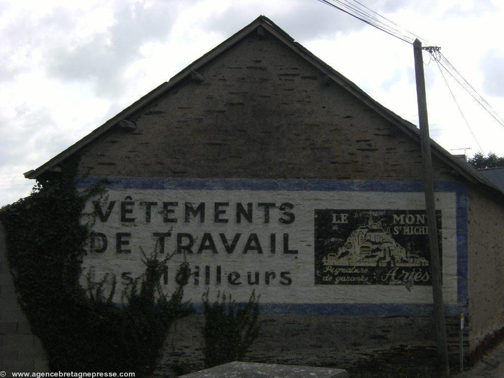 Les vêtements de travail du Mont-saint-Michel au Petit-Auverné; confins du pays de la Mée (Bro Naoned).