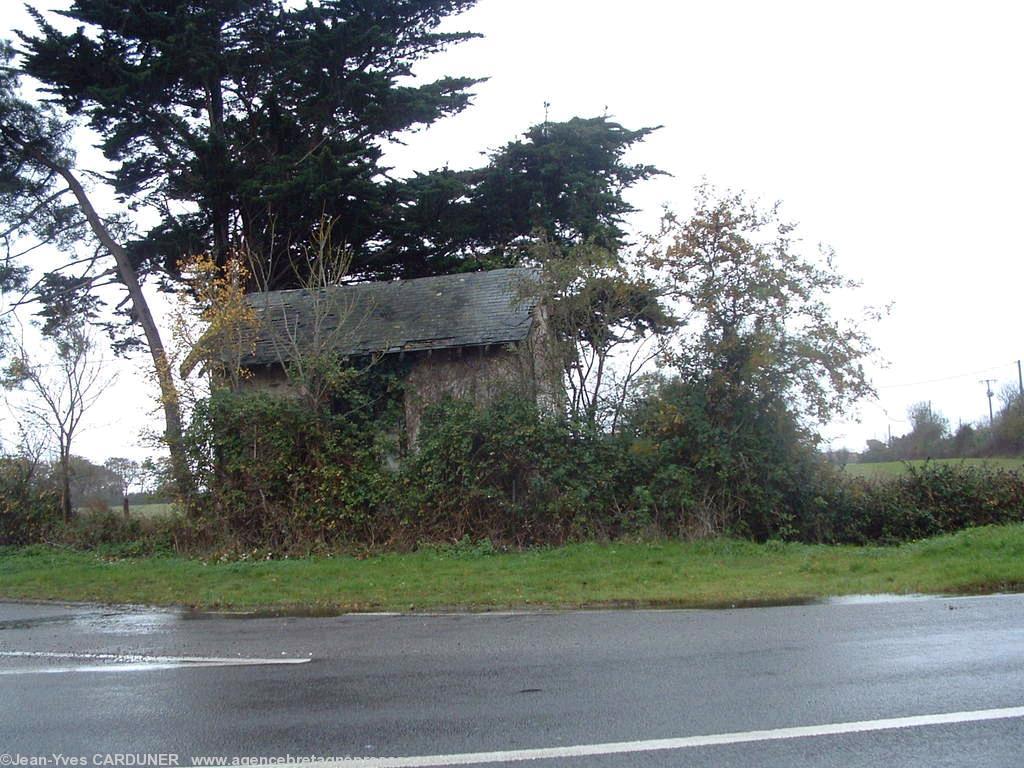 Halte sur la RD.13 près la Parisière - Photo Jean-Yves Carduner.