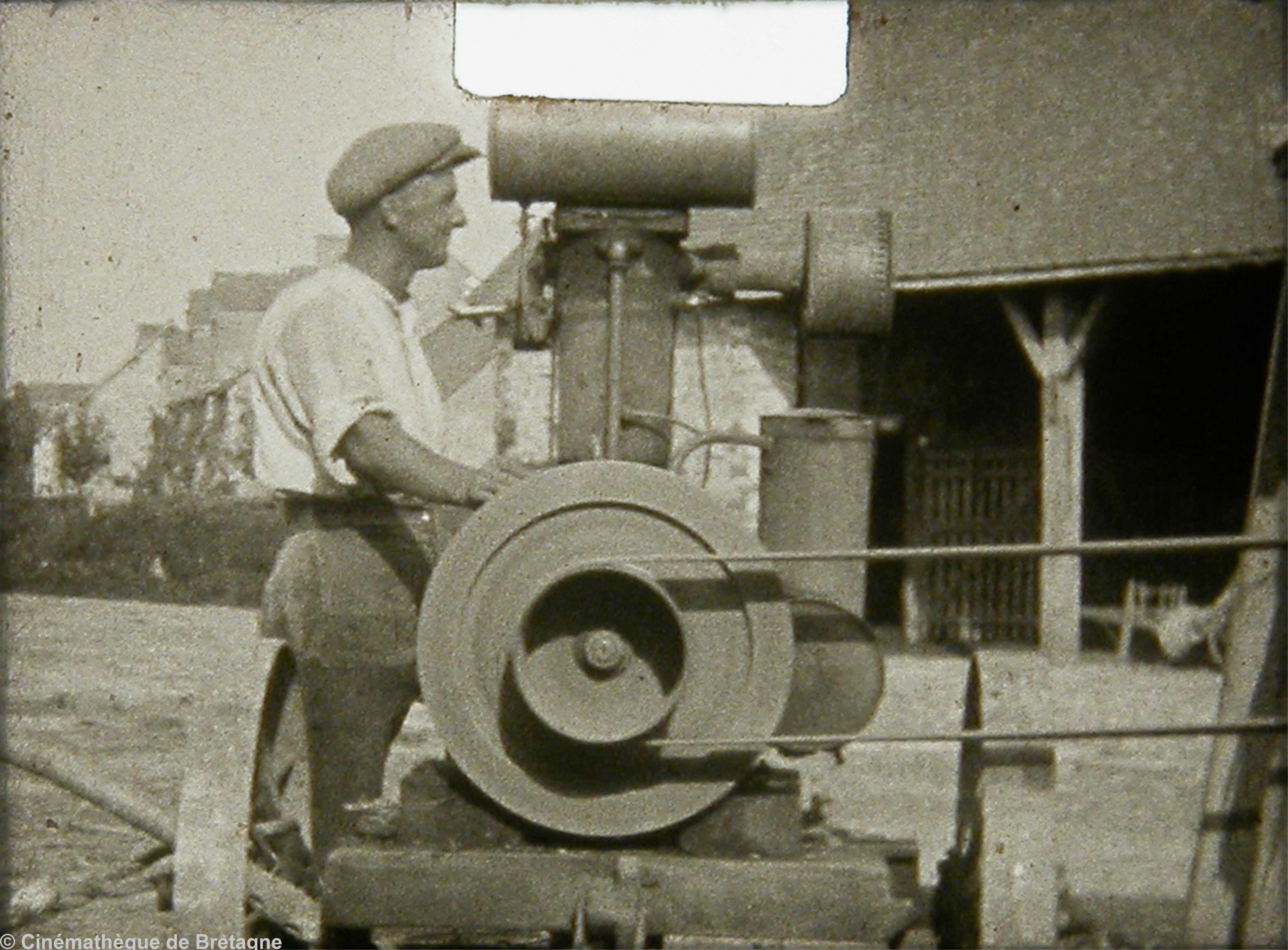 Image du film <i>De pomme en cidre</i>. Louis Chiquet. 1938 - 4 mn.