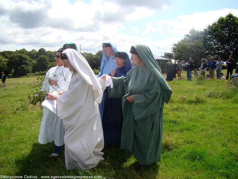 Gorsedd Digor. An Arzhanaou d'ar 15 a viz Gouere 2012. Dasparzhadur an uhelvar d’an oll a vo o kregiñ.