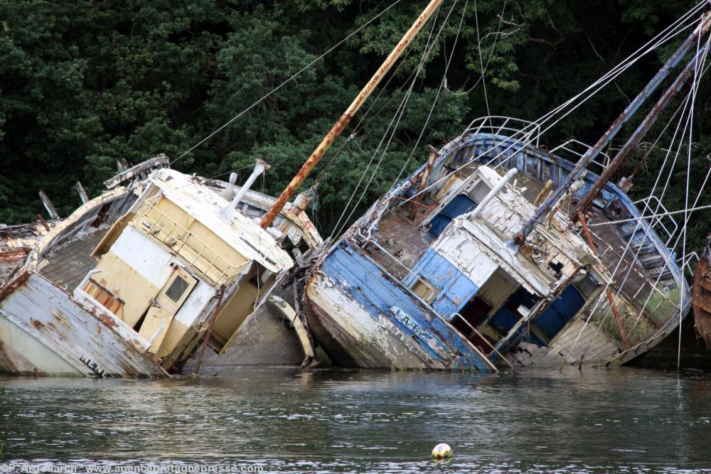 Un des cimetières de la pêche bretonne. Au port Rhu (Douarnenez).