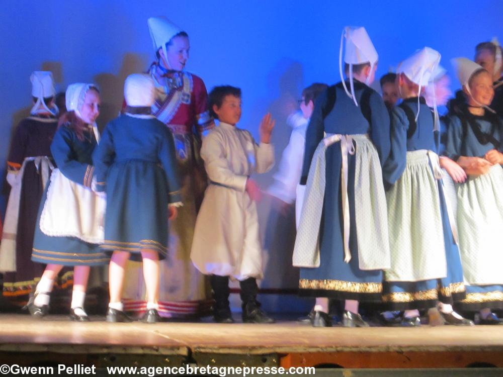 Les danseurs des Mederien Penhars