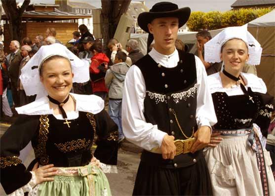 Danseurs du Cercle ar Rouedou Glaz