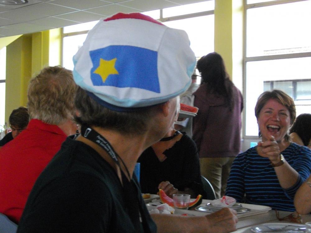 Une dame écossaise de par son père  bretonne de par sa mère  acadienne de coeur et bénévole au festival