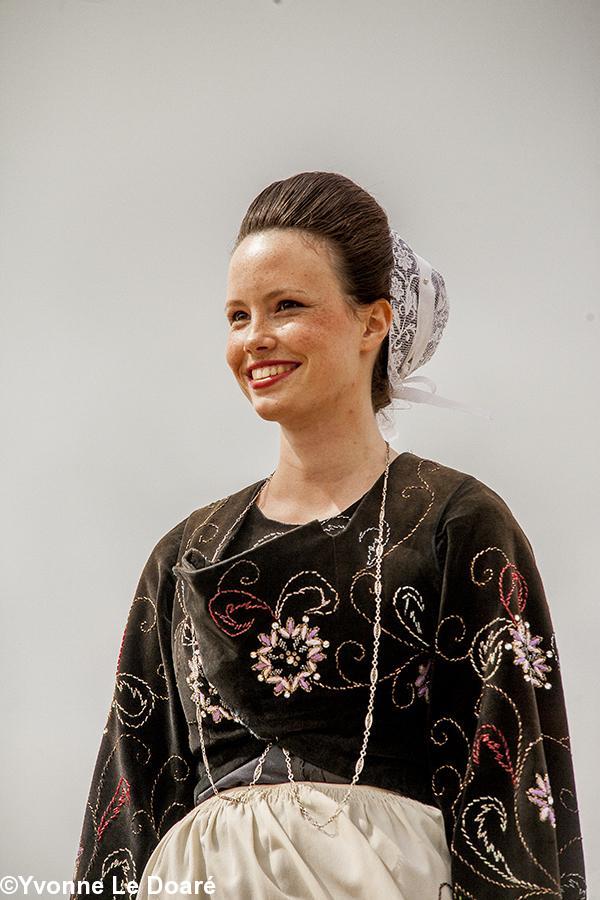 Demoiselle d'honneur de la reine des bruyères 2012