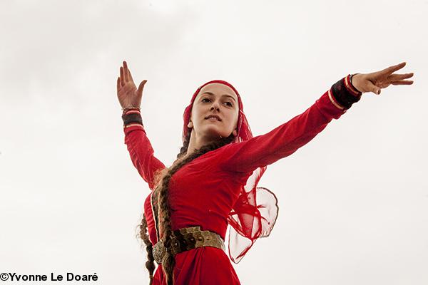 La grâce d'une jeune danseuse georgienne