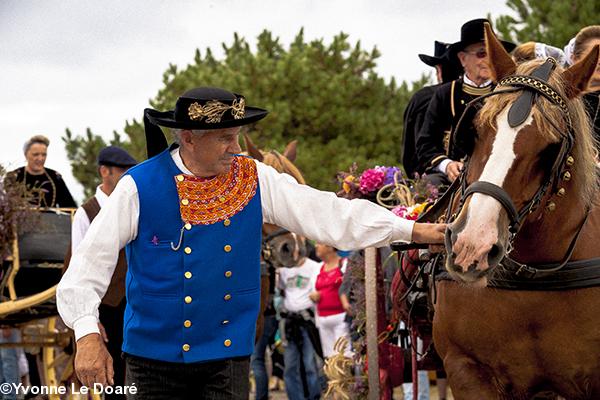 Homme en costume de Pouldergat