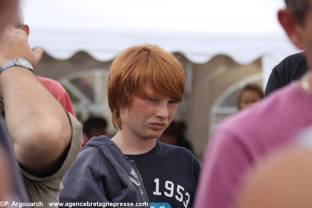 Un jeune Irlandais de passage à 
Plozevet pour le festival.