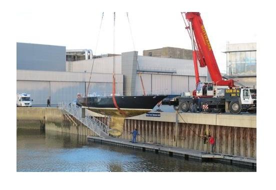 Pen Duick a été sorti de l'eau à Lorient pour un check-up cet hiver.