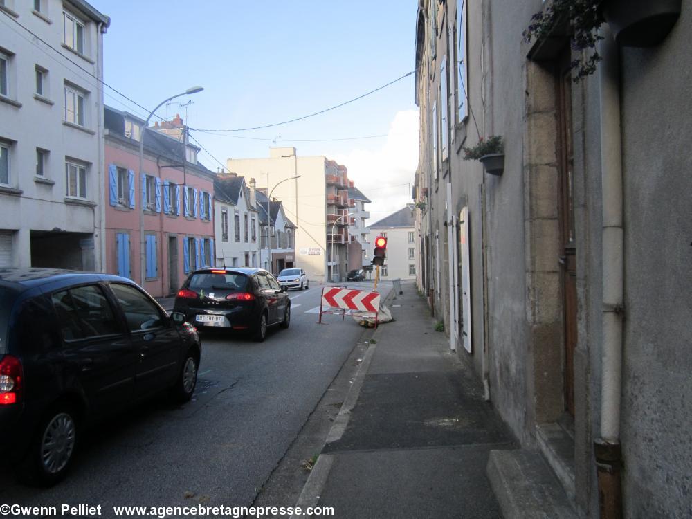 Circulation alternée - feux clignotants 
- Route de Douarnenez