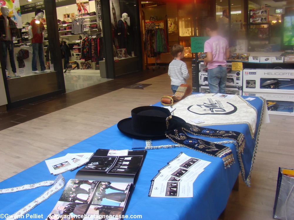 un aperçu du stand tenu par le Cercle