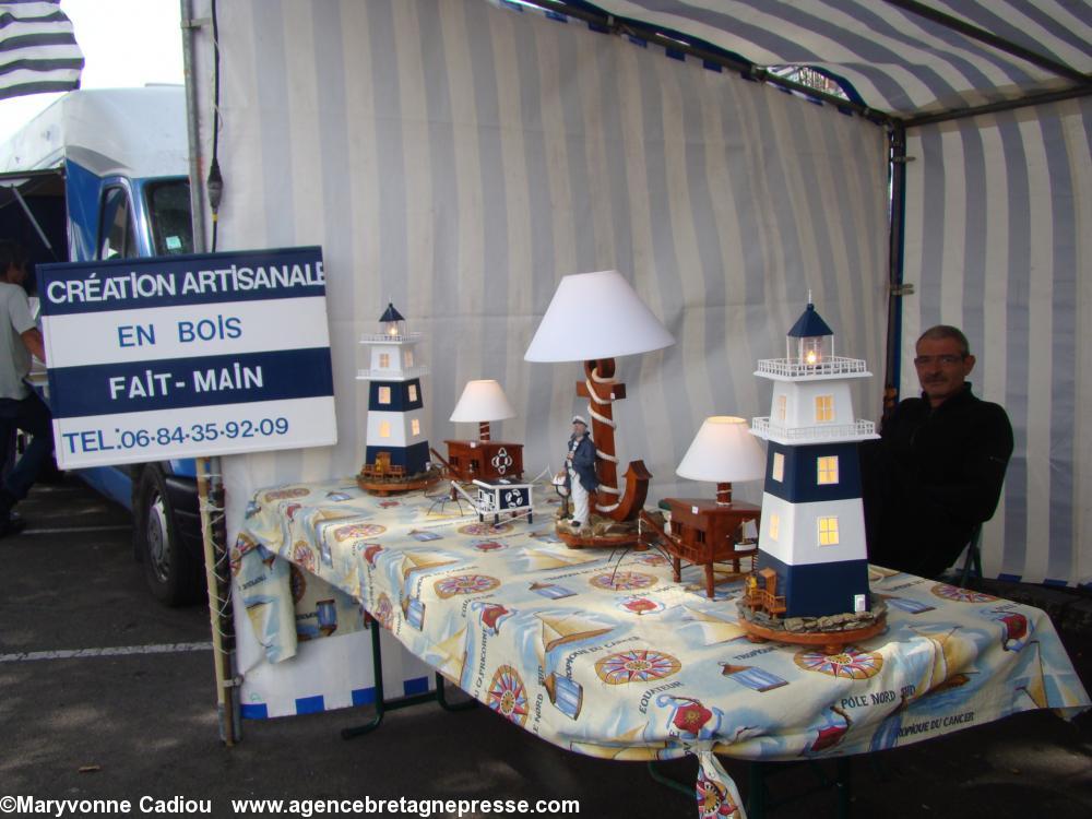 Création artisanale en bois faite main à Pornic. Fête bretonne de la Saint Gilles à Pornic 2012.