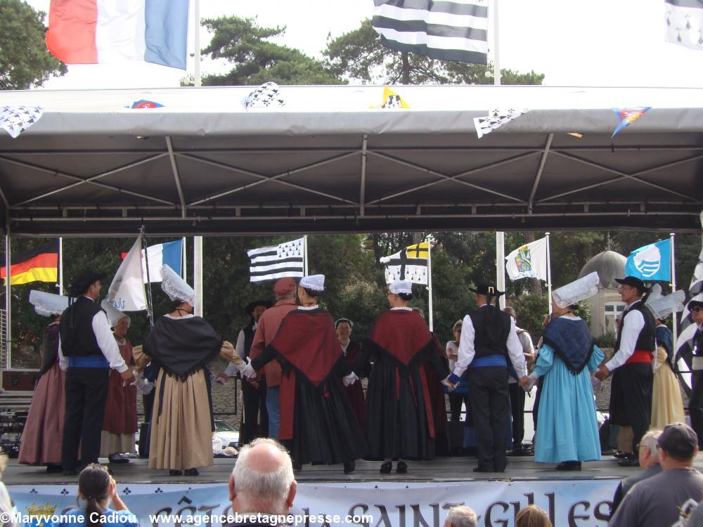 Le Quadrille de Pornic. Fête bretonne de la Saint Gilles à Pornic 2012. 