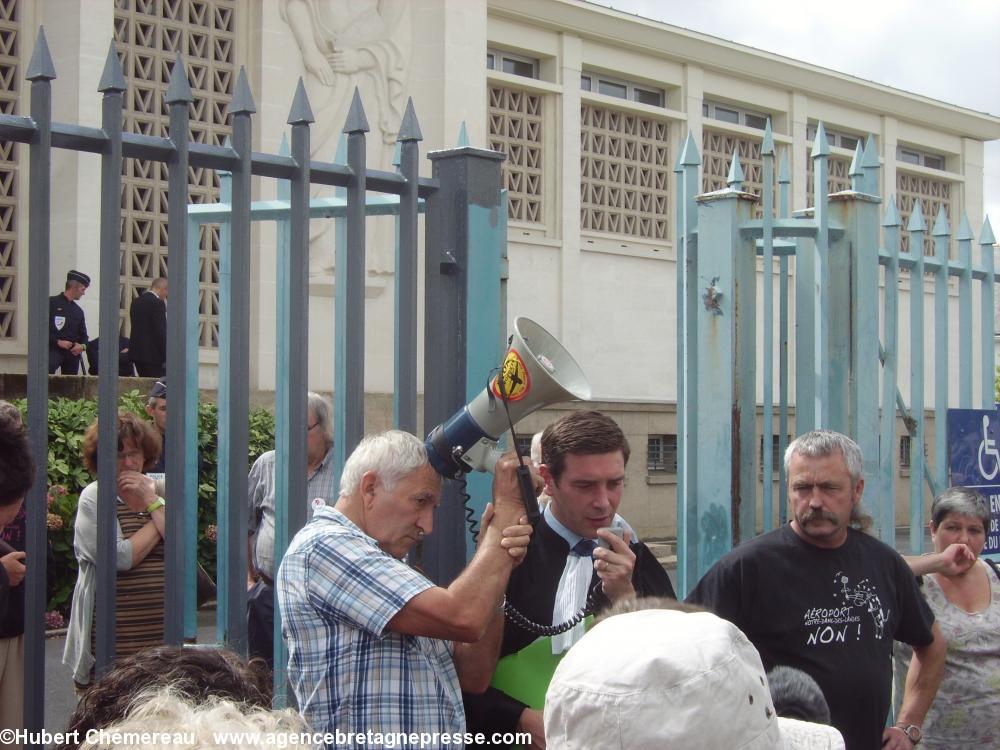 Erwan Le Moigne et Sylvain Fresneau à la sortie du tribunal