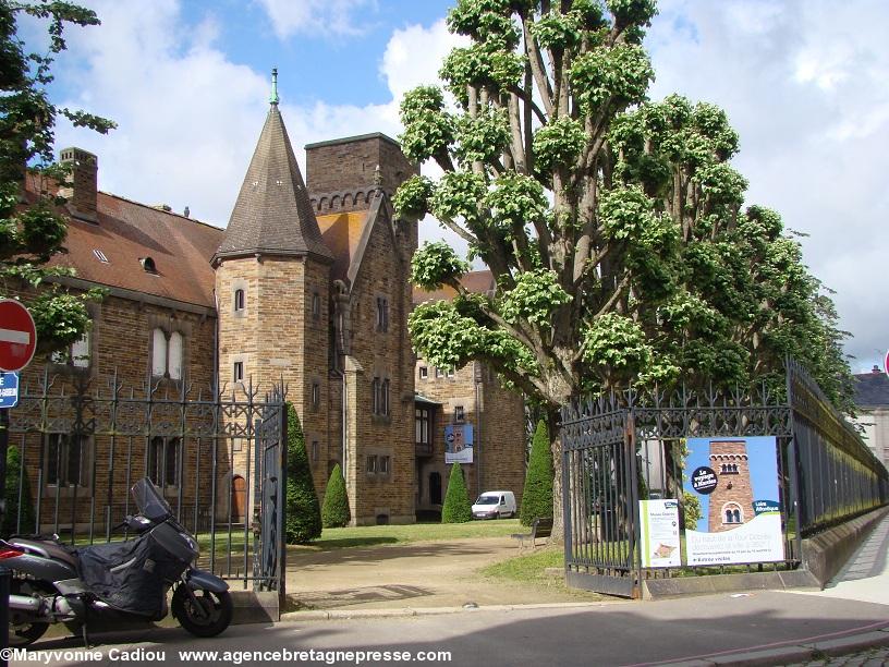 Musée Dobrée. Entrée nord-est pour la visite de la tour et du jardin.