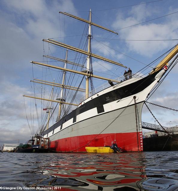 Le grand voilier <i>Glenlee</i> – fini de construire en 1896 – est amarré à demeure devant le <i>Riverside Museum</i> de Glasgow.