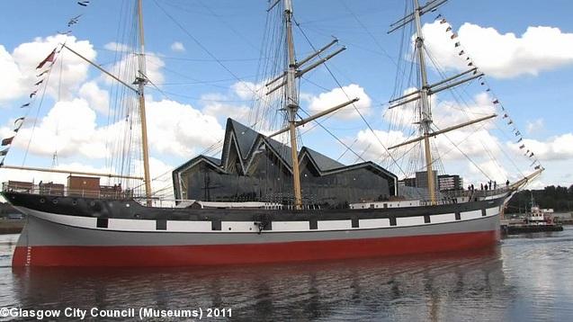 Le grand voilier <i>Glenlee</i> – fini de construire en 1896 – est amarré à demeure devant le <i>Riverside Museum</i> de Glasgow.