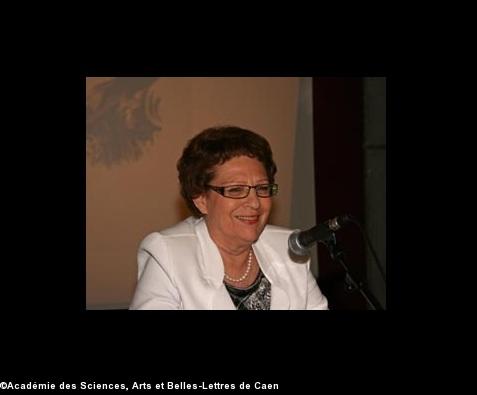 Nicole Vray en conférence à l’Académie des Sciences  Arts et Belles-Lettres de Caen. Photo du site.