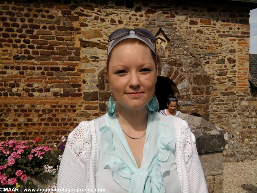 Fleur-Anne chargée des visites de la chapelle