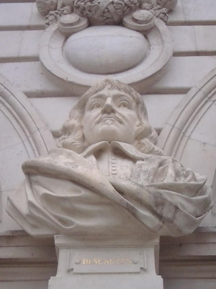 Statue de René Descarte sur la façade de l'hôtel de 
ville de Vannes. 