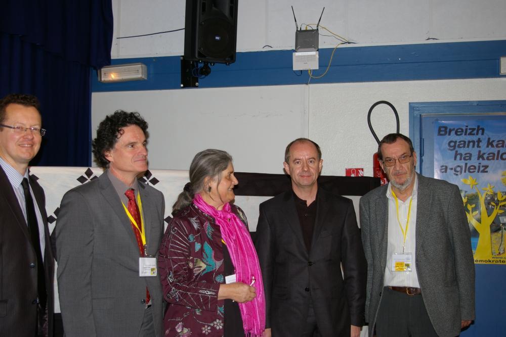 Kristian Guyonvarc'h,  Paul Molac,  Mona 
Bras,  Jean-Jacques Urvoas,  Herri 
Gourmelen.