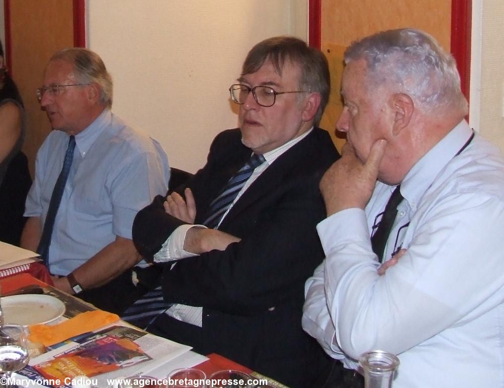 Daniel Cariou en avril 2007 entre Patrick Mareschal et Jean-Yves Bourriaud  à une conférence-repas du Club.