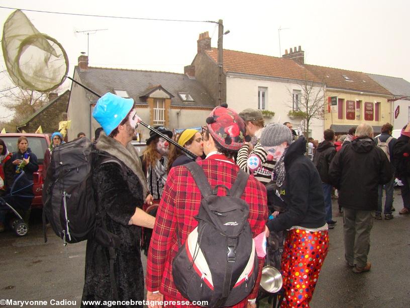 Notre-Dame des Landes 17 nov. 2012. Les clowns. 