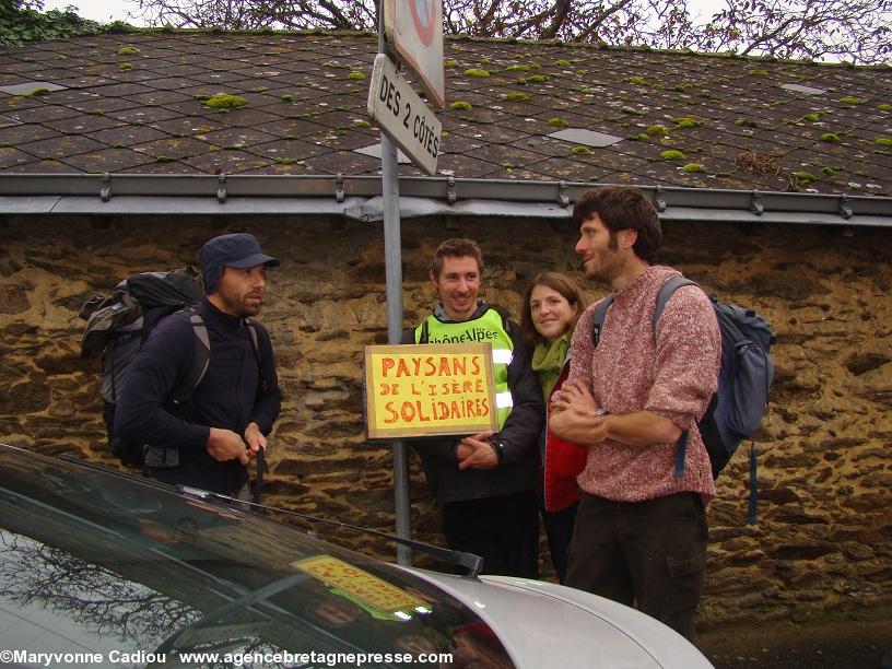 Notre-Dame des Landes 17 nov. 2012. Jeunes paysans de l’Isère.