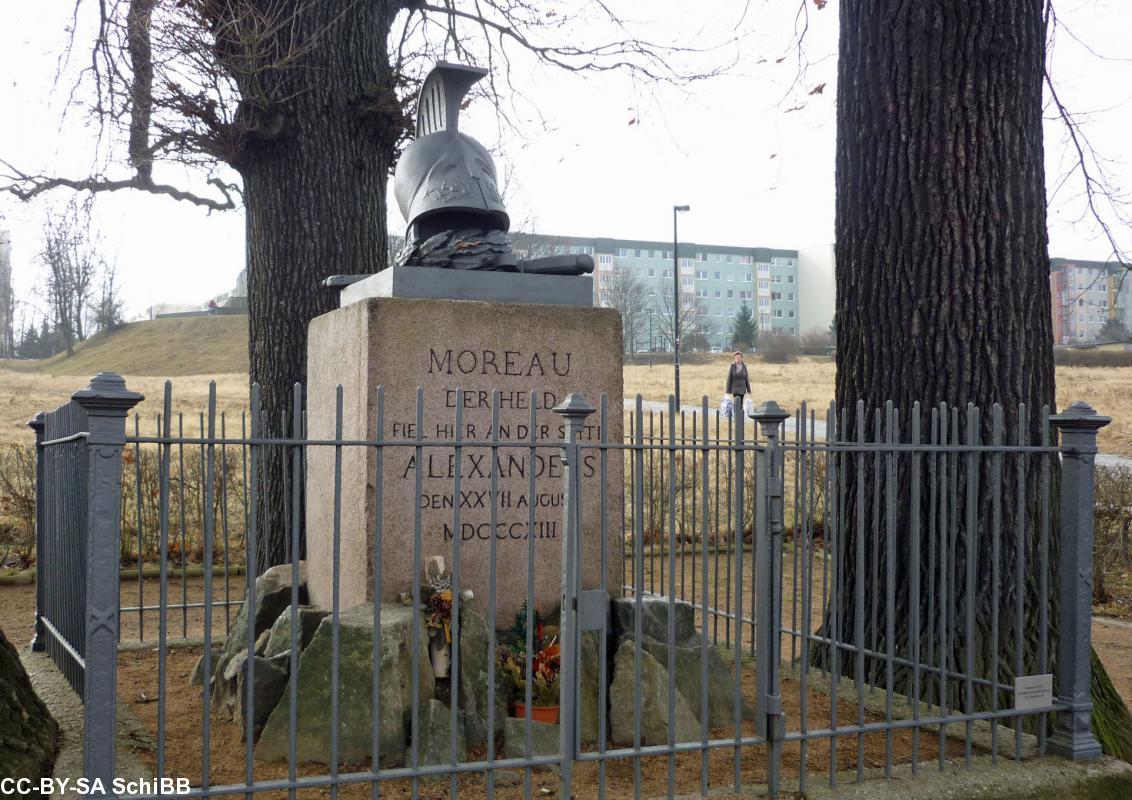 Monument placé à l'endroit où Moreau fut atteint par un boulet.
Räcknitz,  banlieue de Dresde (Allemagne)