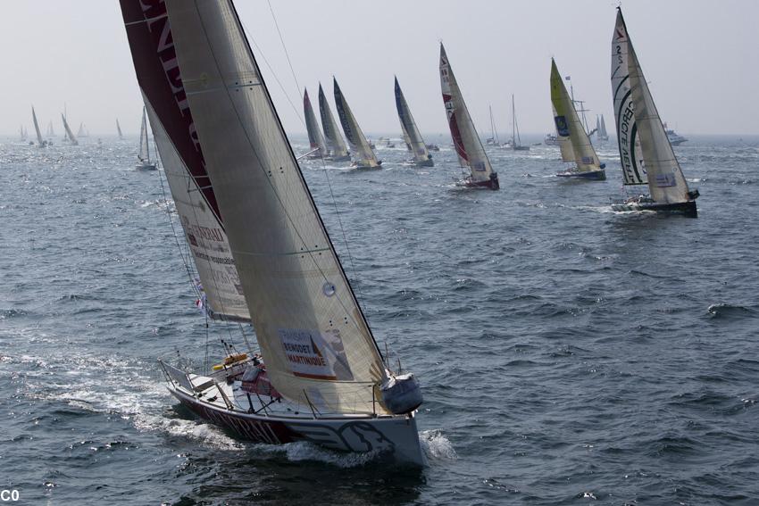 Une transat en solitaire à armes égales.