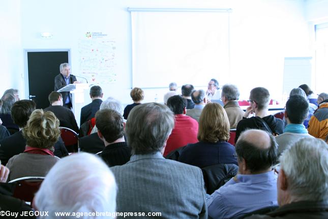 Réunion publique pour la réouverture de la ligne Auray St. Brieuc