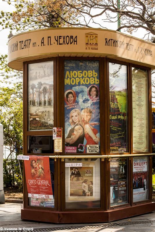 Le Canto general annoncé en kiosque, sur les quais de Yalta