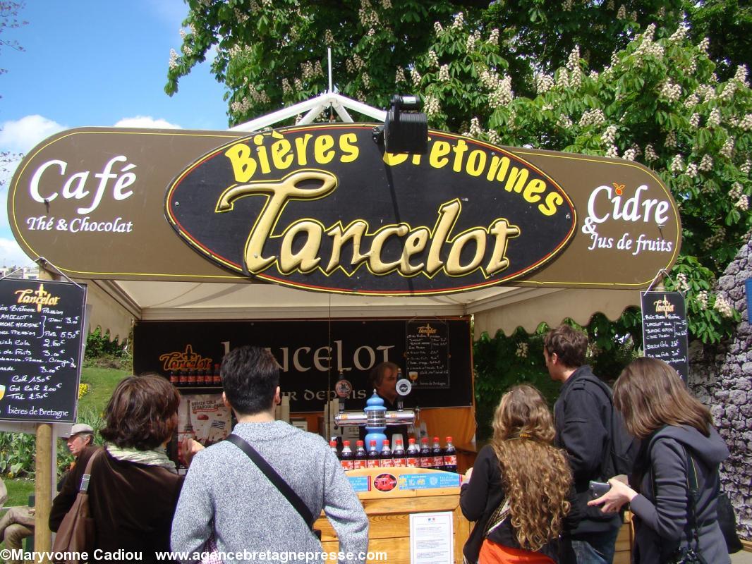 Les bières Lancelot servaient aussi cidre et jus de fruit.