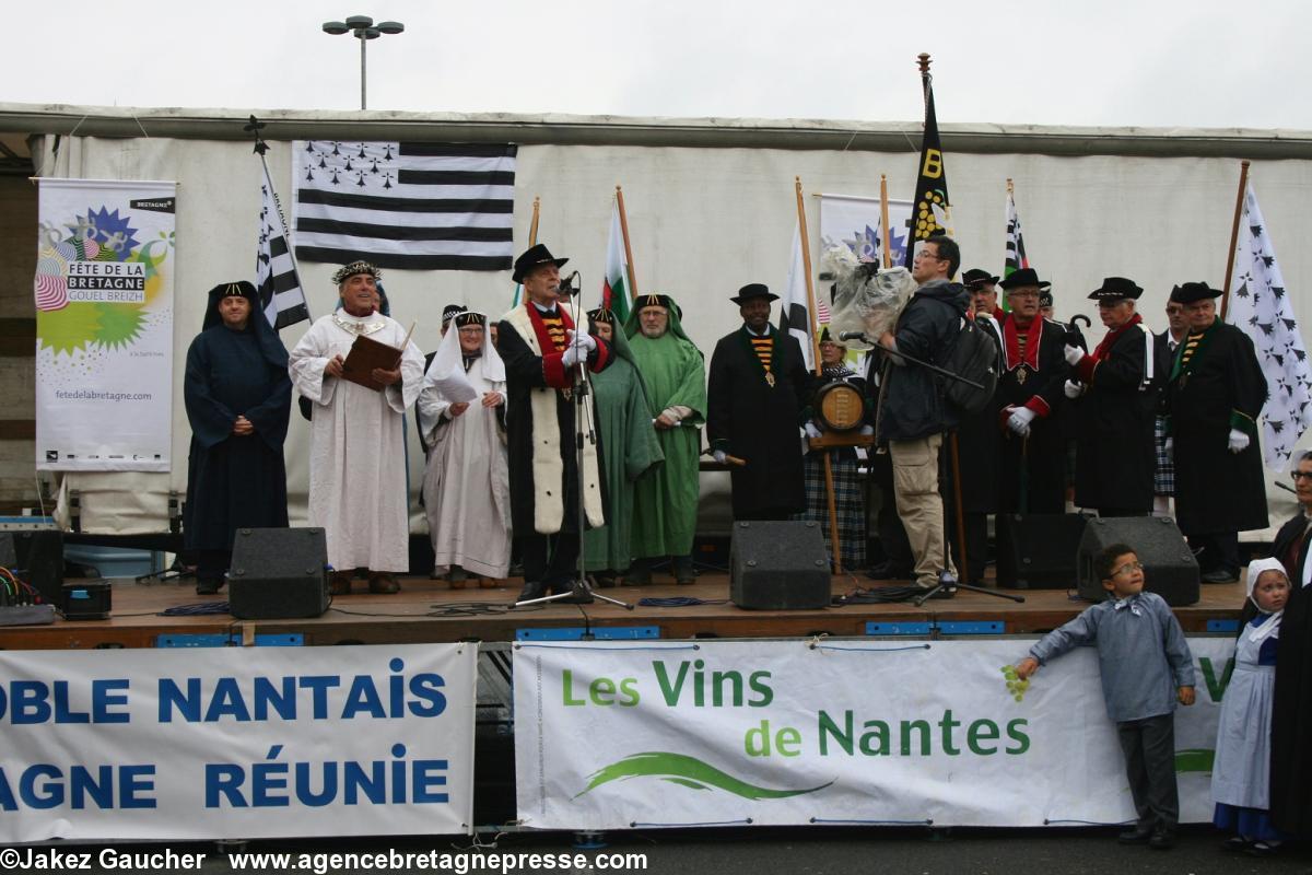 Le début de la cérémonie. Allocution du Grand Maître des Bretvins Jean-Marie Lore.