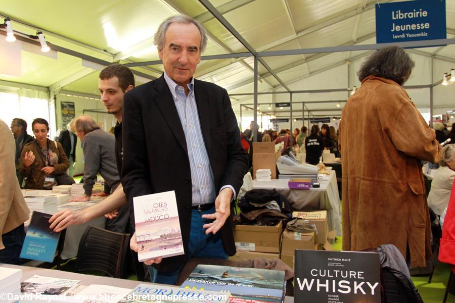 L'écrivain et romancier Patrick Mahé qui est aussi le président du salon du livre en Bretagne de Vannes.