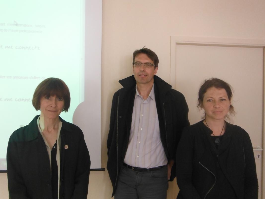 Photographie des créateurs de KABAZ.
De gauche à droite: Françoise Gaudel, chargée de mission au sein du SGPU; Éric Guenno, Directeur du SGPU; Natacha André, chargée de mission au sein du SGPU.