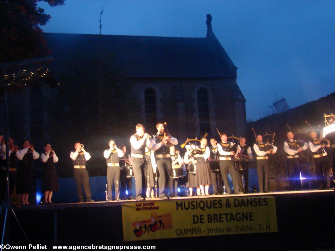 Le bagad Ar Meilhoù Glaz interprétant la suite du concours B.A.S. du Festival Interceltique de Lorient 2013