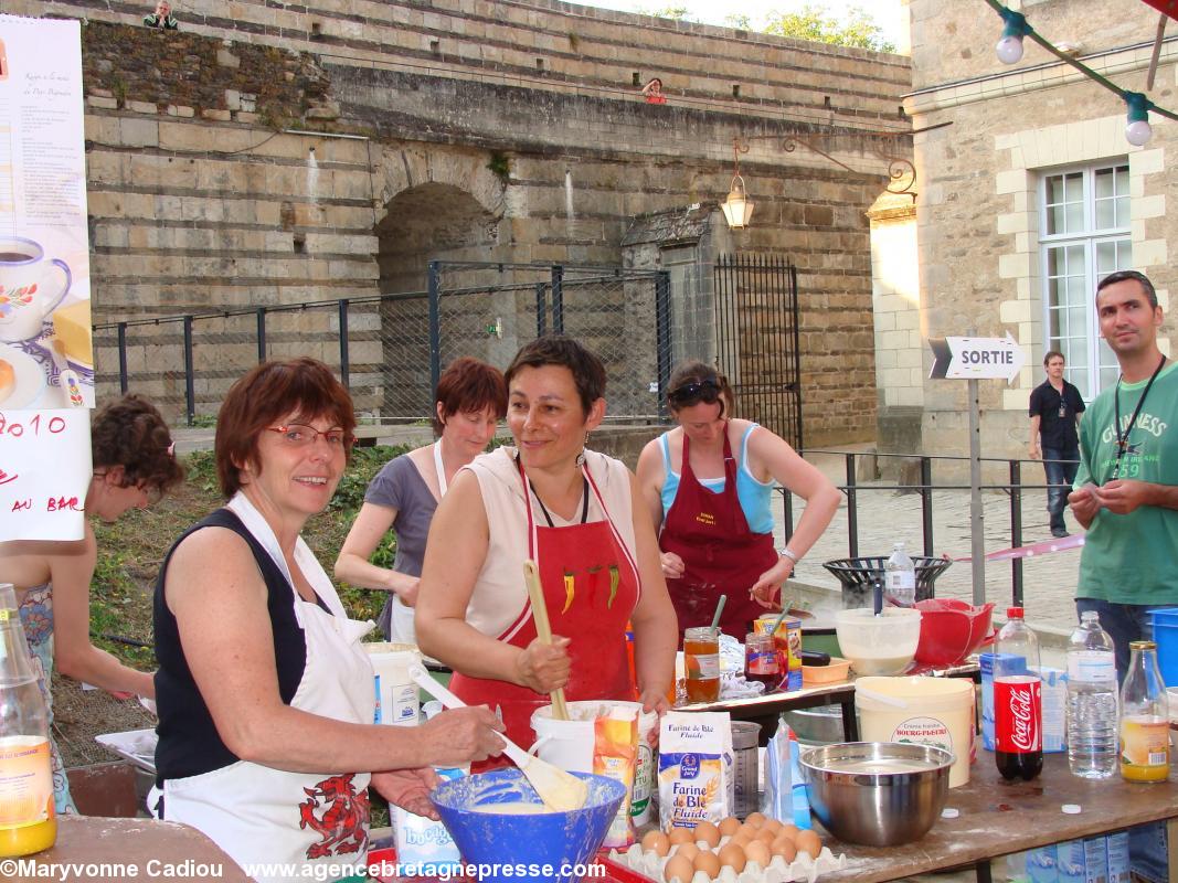 Crêpes par Diwan lors de l'opéra rock Anne de Bretagne d'Alain Simon en juin 2009.