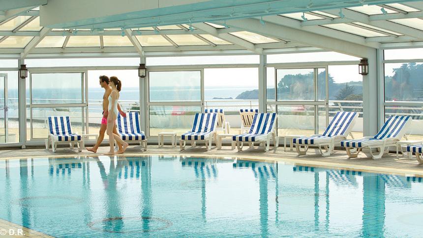 La piscine panoramique du Miramar Crouesty.