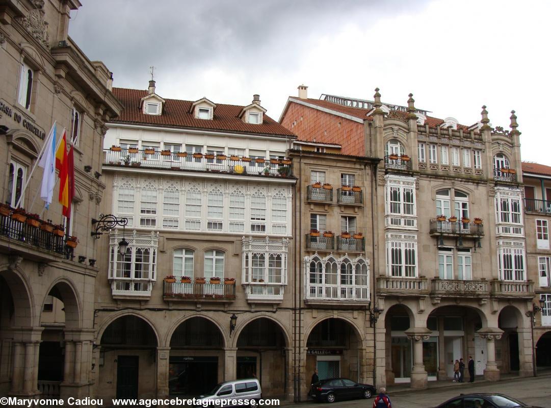 Ourense. Praza Maior, la place de la mairie (8 mai 2010).