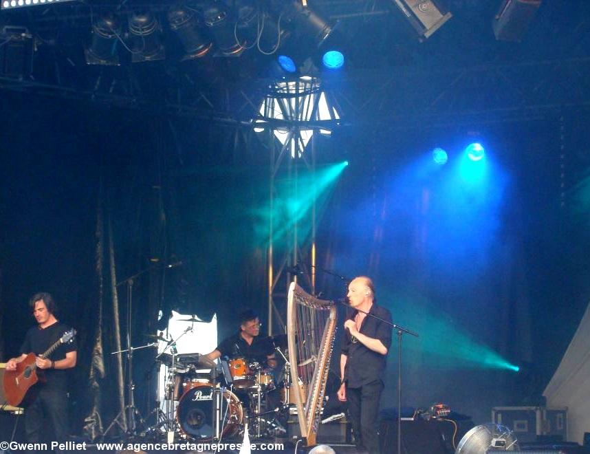 Alan Stivell en concert à Bénodet le 14 juillet 2013.