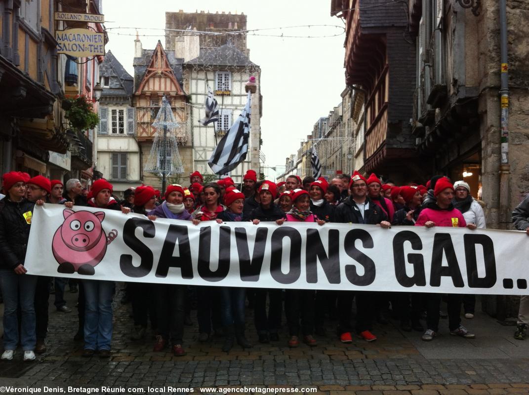 17 h 06. Gad. Bonnets Rouges Quimper 2 nov. 2013.