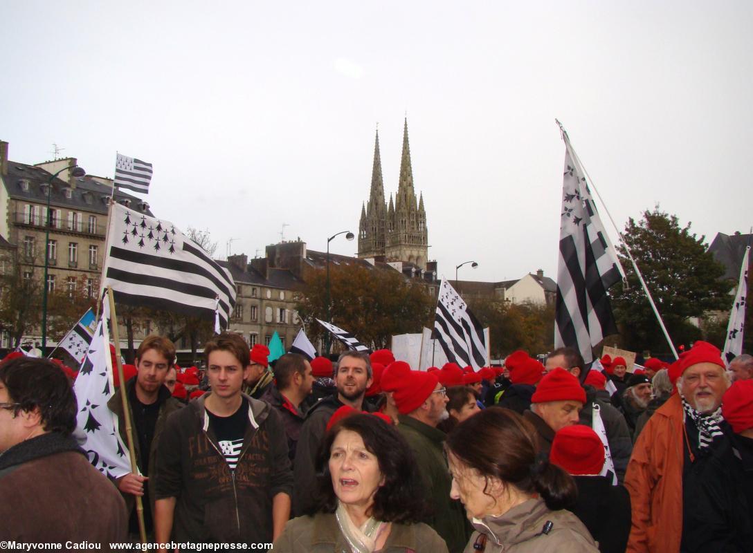 14 h 27. Oui c’est bien à Quimper. Bonnets Rouges Quimper 2 nov. 2013.