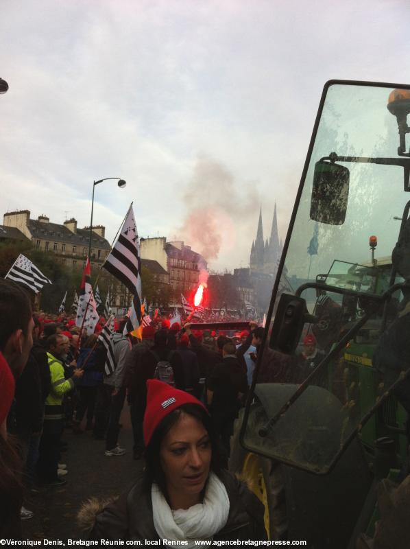 16 h 15. Bonnets Rouges Quimper 2 nov. 2013.