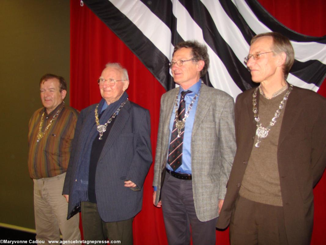 La cuvée 2013. De g. à dr. Martial Ménard, Yves-Pascal Castel, Jean-Jacques Monnier, Tangi Louarn.