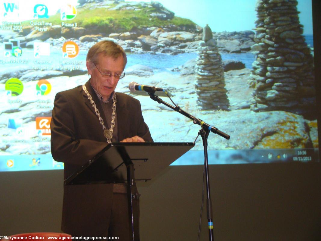 Tangi Louarn fait son discours de nouvel Herminé. (Hermines 2013).