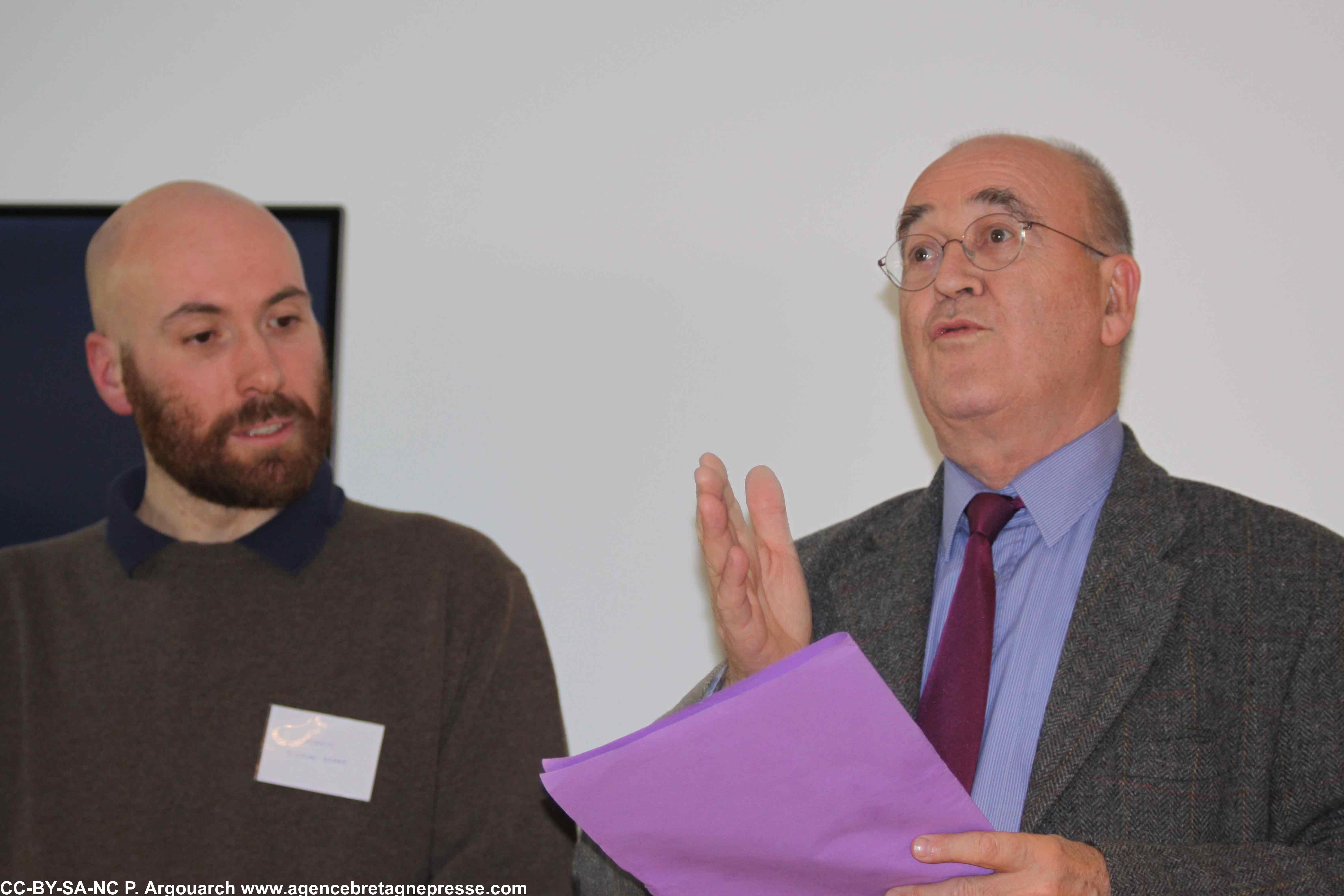 Bernard Poignant,  président de Quimper- à la Cantine numérique de Quimper. A sa gauche, Ludovic Fougère, président de Silicon Kerné et initiateur de la cantine numérique.