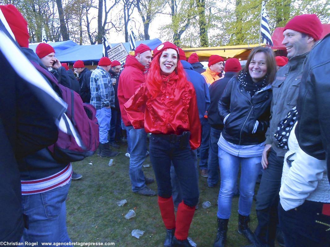 A Carhaix, certaines aiment le rouge.
Rassemblement Vivre, décider et travailler en Bretagne, 30/11/13.