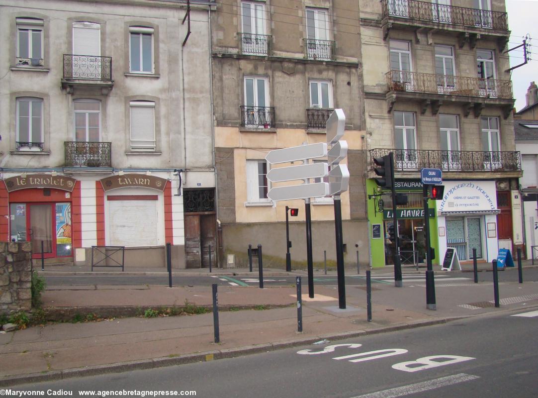 Nantes. La rue de l'Hermitage prend sur le quai du Marquis d'Aiguillon.