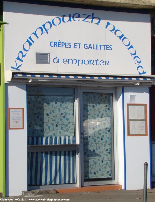 La boutique de vente de crêpes à emporter Krampouezh Naoned rue de l’Hermitage à Nantes.